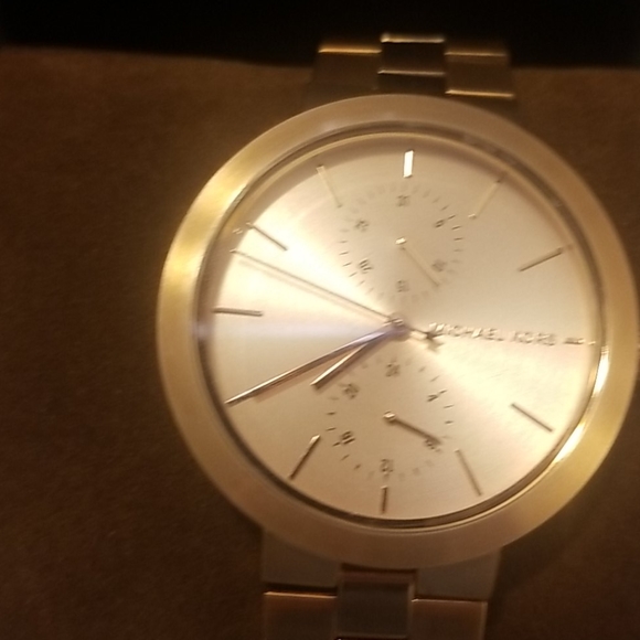 Michael kors rose gold watch - Picture 2 of 6